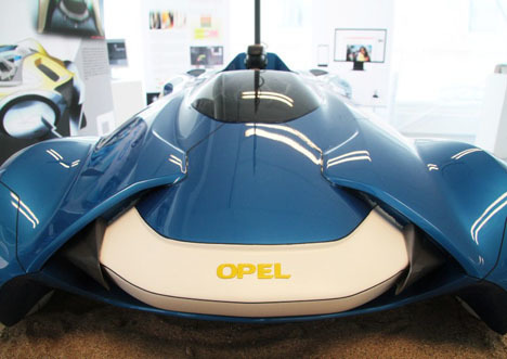 Icona футуристический автомобиль 2050 года (OPEL)